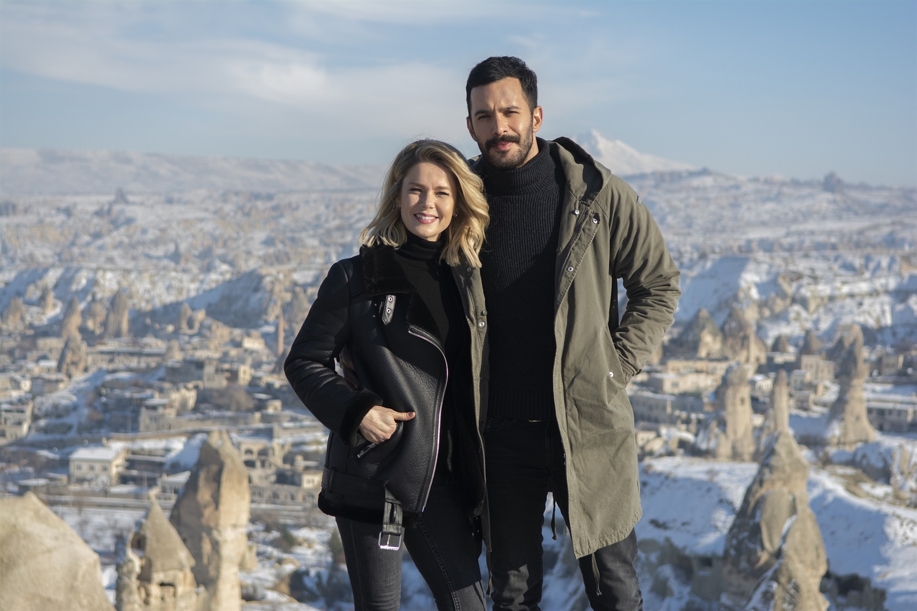 Ферман караоглу ворон. Kuzgun турецкий сериал. Ворон Кузгун турецкий сериал. Ворона турецкий сериал. Кузгун актер.
