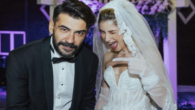 Ünlü oyuncu Rüzgar Aksoy ile Yasemin Sancaklı evlendi
